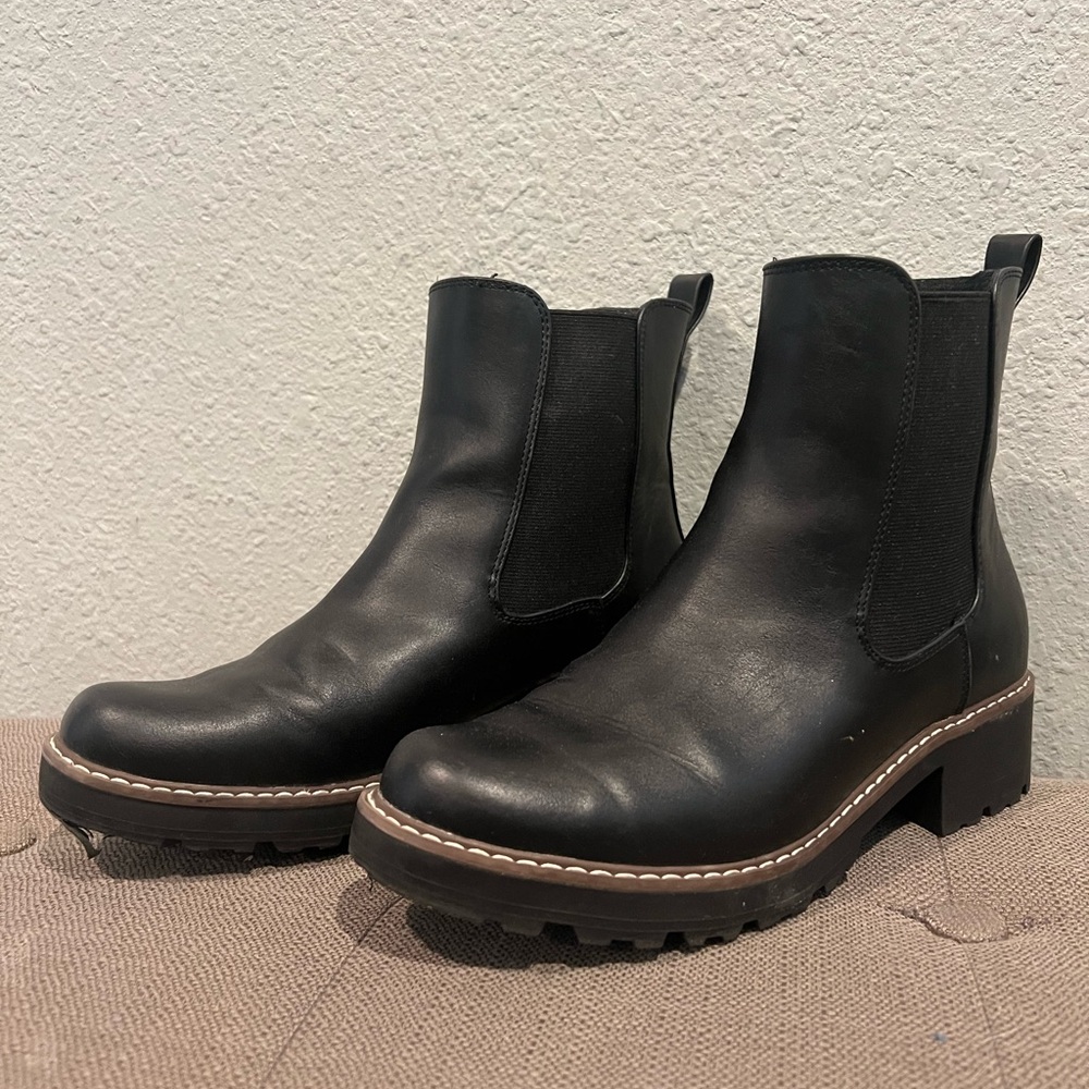 Black Universal Thread Ankle Boots